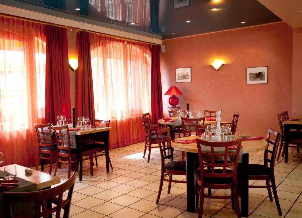Citotel Hotel Le Commerce Sévérac-le-Château Zewnętrze zdjęcie